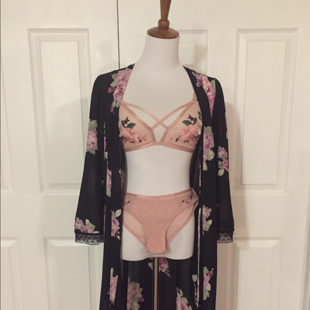 Oscar de la renta robe & bra panty set